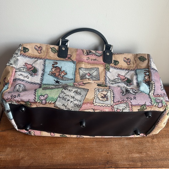 Disney’s Winnie the Pooh vintage Tapestry Carpet Travel Bag - Picture 5 of 5